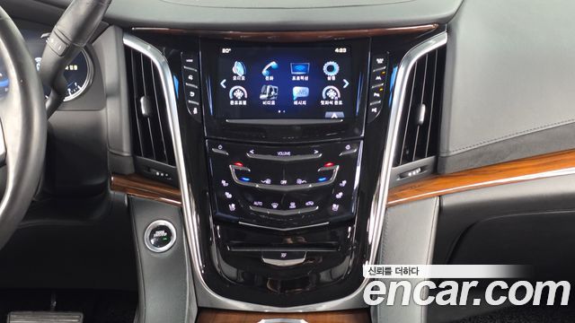 Cadillac Escalade 6.2 4th 2017 — фото 13