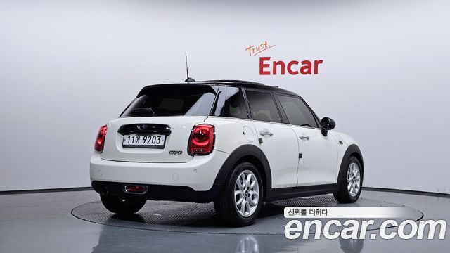 MINI Cooper 5Door HIGH 3rd 2015 — фото 2