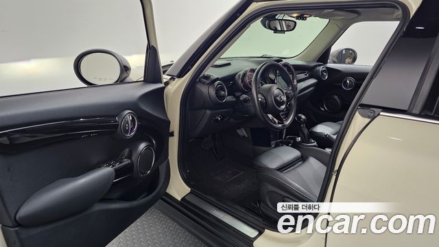 MINI Cooper 5Door HIGH 3rd 2015 — фото 10