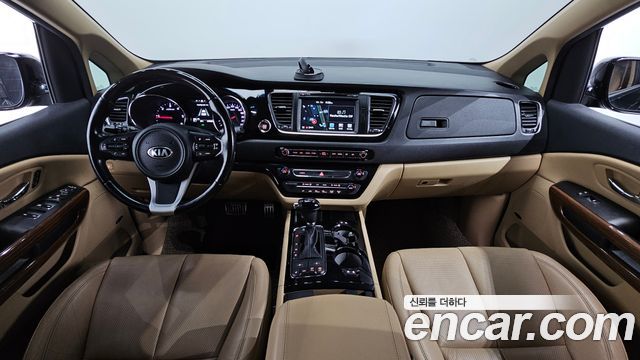 Kia Carnival 7-seater Hi-limousine President 2016 — фото 7