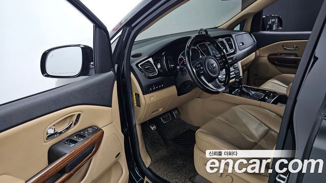 Kia Carnival 7-seater Hi-limousine President 2016 — фото 10