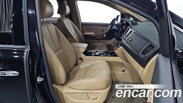 Kia Carnival 7-seater Hi-limousine President 2016 — фото 16
