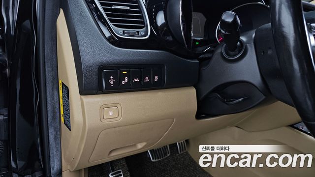 Kia Carnival 7-seater Hi-limousine President 2016 — фото 20
