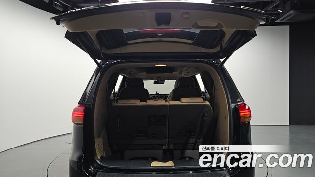Kia Carnival 7-seater Hi-limousine President 2016 — фото 24