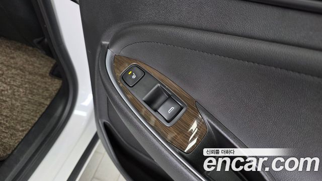 Chevrolet Malibu 2.0 Turbo Premier Special 2019 — фото 19
