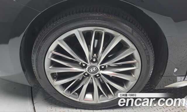 Hyundai Grandeur (IG) 3.0 Exclusive Special 2017 — фото 5