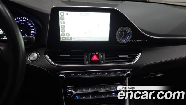 Hyundai Grandeur (IG) 3.0 Exclusive Special 2017 — фото 13