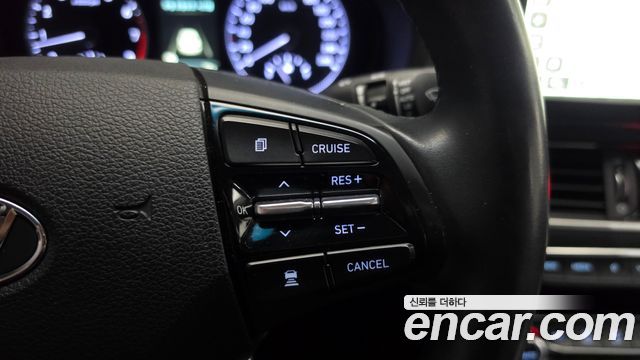 Hyundai Grandeur (IG) 3.0 Exclusive Special 2017 — фото 17