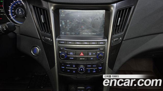 Hyundai Sonata The Brilliant CVVL Modern 2013 — фото 16