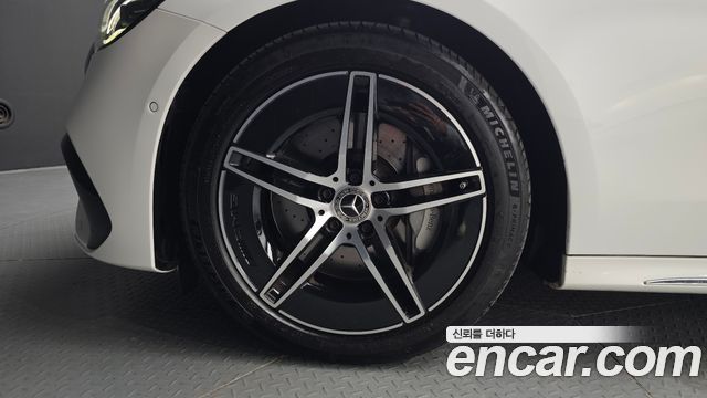 Mercedes-Benz E-Class (W214) E300 4MATIC AMG Line 2024 — фото 5