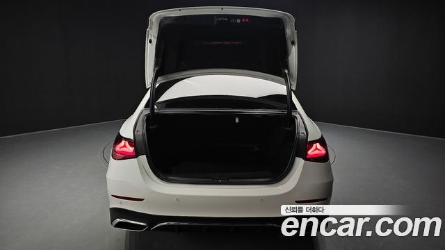 Mercedes-Benz E-Class (W214) E300 4MATIC AMG Line 2024 — фото 37