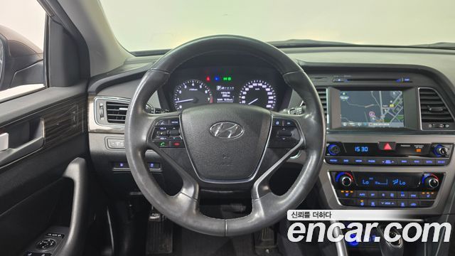 Hyundai Sonata (LF) 2.0 Smart 2016 — фото 12