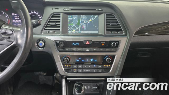 Hyundai Sonata (LF) 2.0 Smart 2016 — фото 13