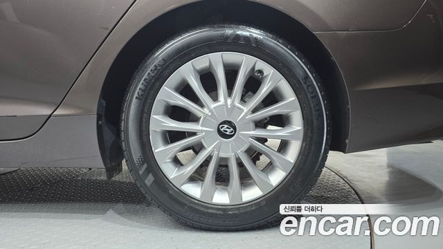 Hyundai Sonata (LF) 2.0 Smart 2016 — фото 21