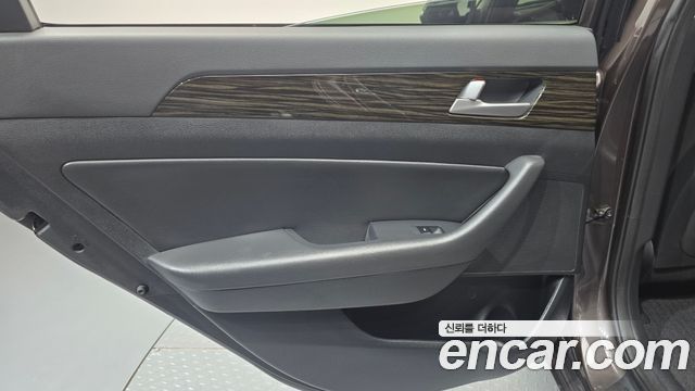 Hyundai Sonata (LF) 2.0 Smart 2016 — фото 25
