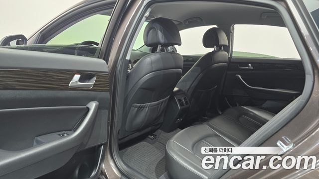Hyundai Sonata (LF) 2.0 Smart 2016 — фото 29