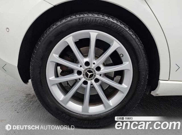 Mercedes-Benz A-Class (W177) A220 Hatchback 2020 — фото 5