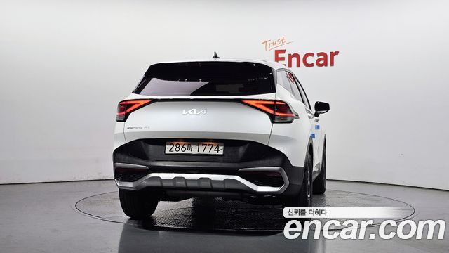 Kia Sportage (V) Gasoline 1.6 Turbo 2WD Trendy 2023 — фото 4