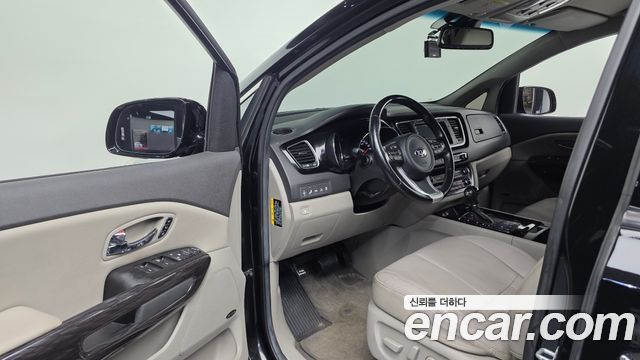 Kia Carnival 7-seater Limousine President 2016 — фото 10
