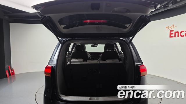 Kia Carnival 7-seater Limousine President 2016 — фото 20