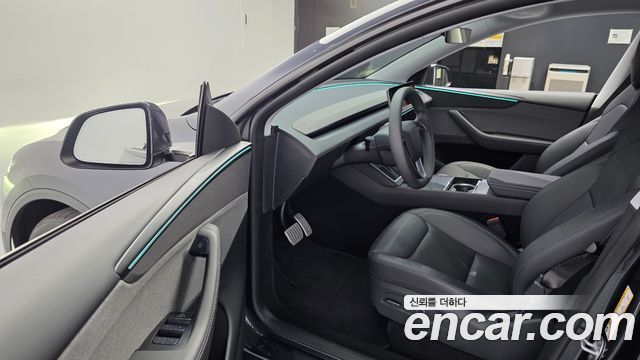 Tesla Model Y RWD 2025 — фото 10