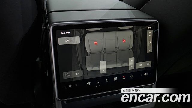 Tesla Model Y RWD 2025 — фото 18