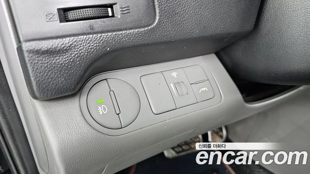 Hyundai Grand Starex 5-Seater VAN CVX Premium 2015 — фото 18