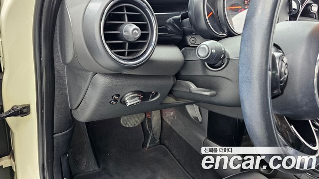 MINI Cooper D 5Door HIGH 3rd 2015 — фото 17