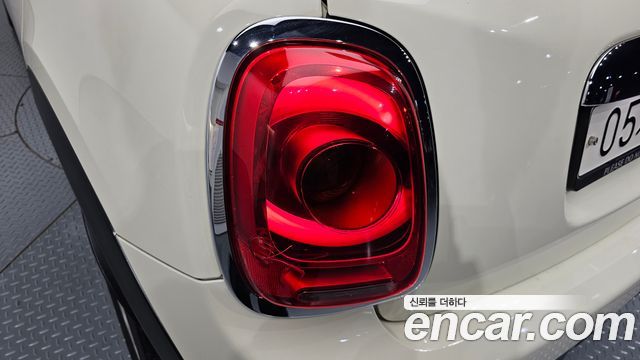 MINI Cooper D 5Door HIGH 3rd 2015 — фото 23