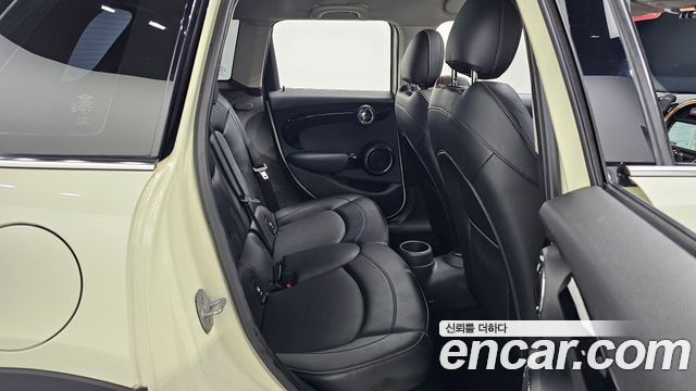 MINI Cooper D 5Door HIGH 3rd 2015 — фото 26