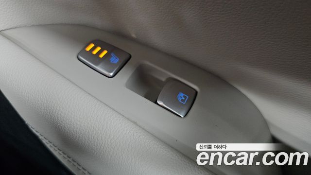 Genesis G70 Gasoline 2.0T 2WD 2023 — фото 17