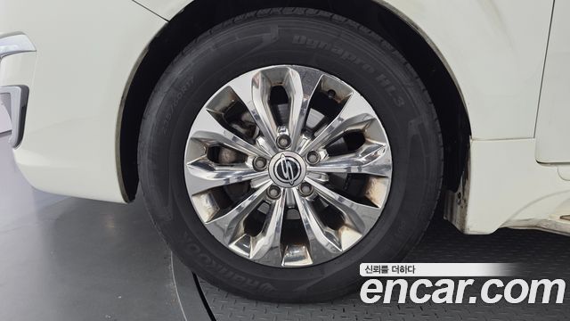 KG Mobility (SsangYong) Korando Turismo 4WD TX 9-seater 2017 — фото 5