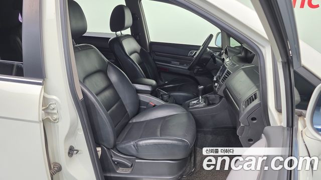 KG Mobility (SsangYong) Korando Turismo 4WD TX 9-seater 2017 — фото 11