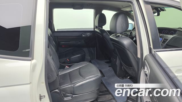 KG Mobility (SsangYong) Korando Turismo 4WD TX 9-seater 2017 — фото 12