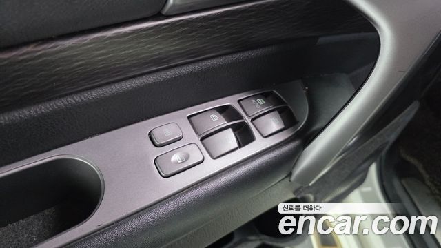 KG Mobility (SsangYong) Korando Turismo 4WD TX 9-seater 2017 — фото 17