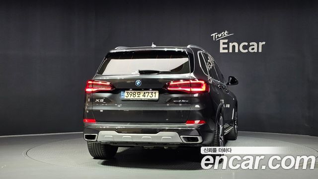 BMW X5 (G05) xDrive 45e xLine 2022 — фото 4