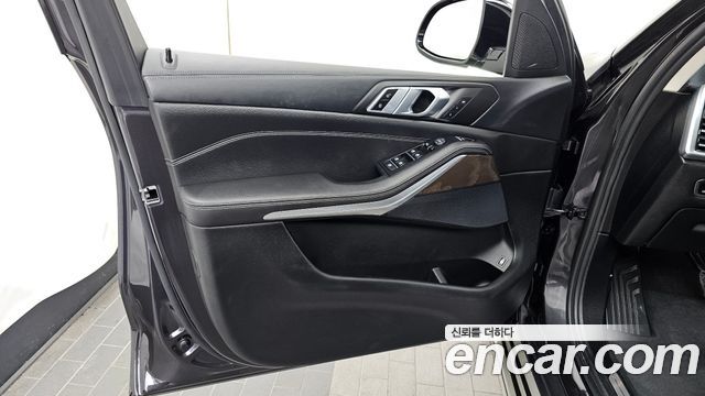 BMW X5 (G05) xDrive 45e xLine 2022 — фото 24