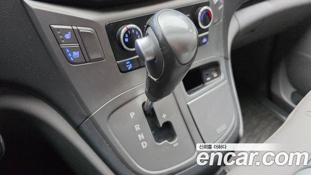 Hyundai Grand Starex Van 3-Seater Smart 2019 — фото 9