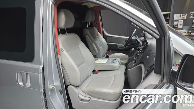 Hyundai Grand Starex Van 3-Seater Smart 2019 — фото 11