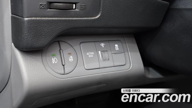 Hyundai Grand Starex Van 3-Seater Smart 2019 — фото 14