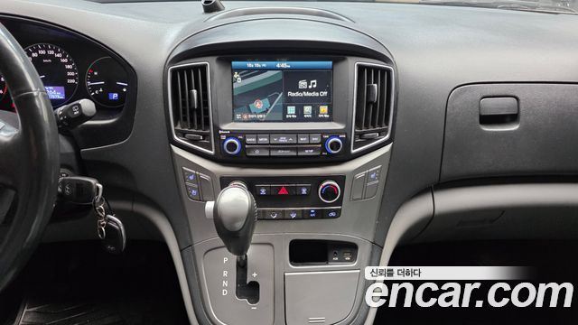 Hyundai Grand Starex Van 3-Seater Smart 2019 — фото 18