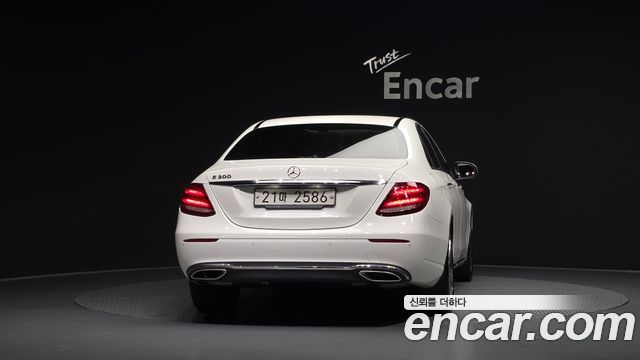 Mercedes-Benz E-Class (W213) E300 Avantgarde 2019 — фото 4