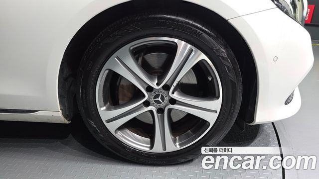 Mercedes-Benz E-Class (W213) E300 Avantgarde 2019 — фото 21