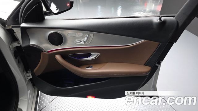 Mercedes-Benz E-Class (W213) E300 Avantgarde 2019 — фото 24