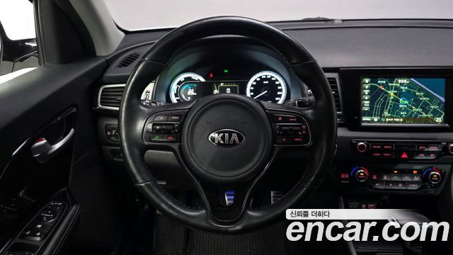 Kia Niro Noblesse 2017 — фото 13