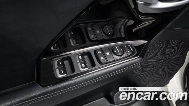 Kia Niro Noblesse 2017 — фото 16