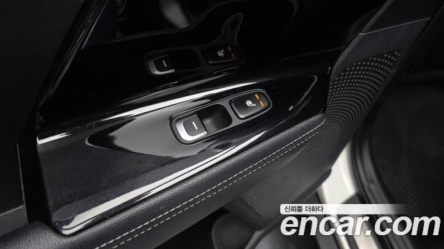 Kia Niro Noblesse 2017 — фото 19