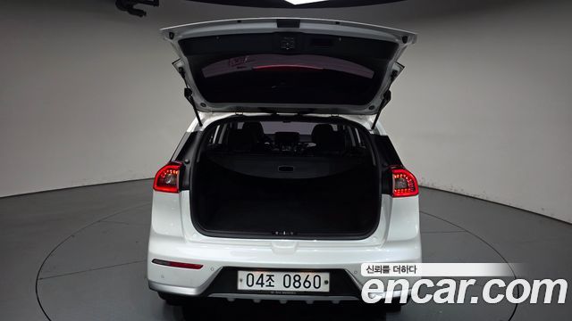 Kia Niro Noblesse 2017 — фото 20