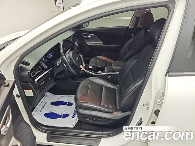 Kia Niro Plus Air 2023 — фото 15