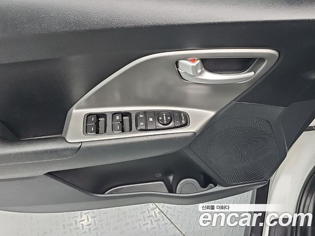 Kia Niro Plus Air 2023 — фото 20